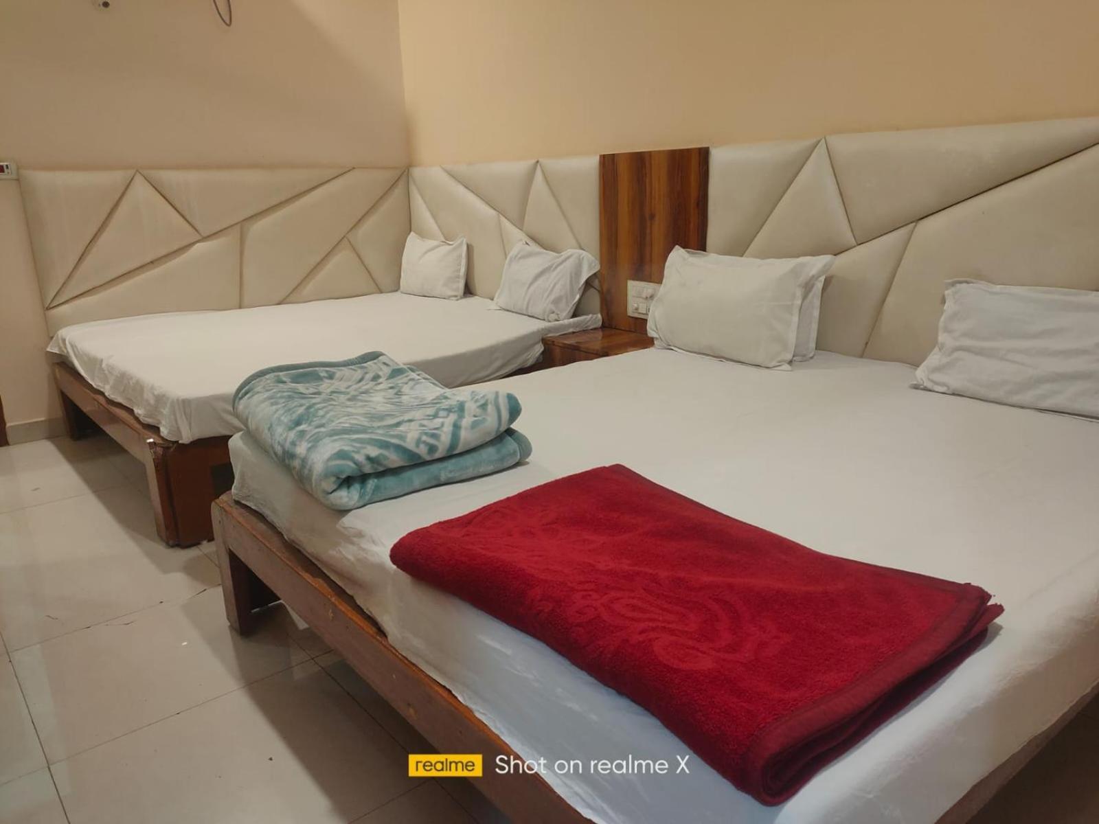 Hotel Pleasure Landmark Удджайн Экстерьер фото
