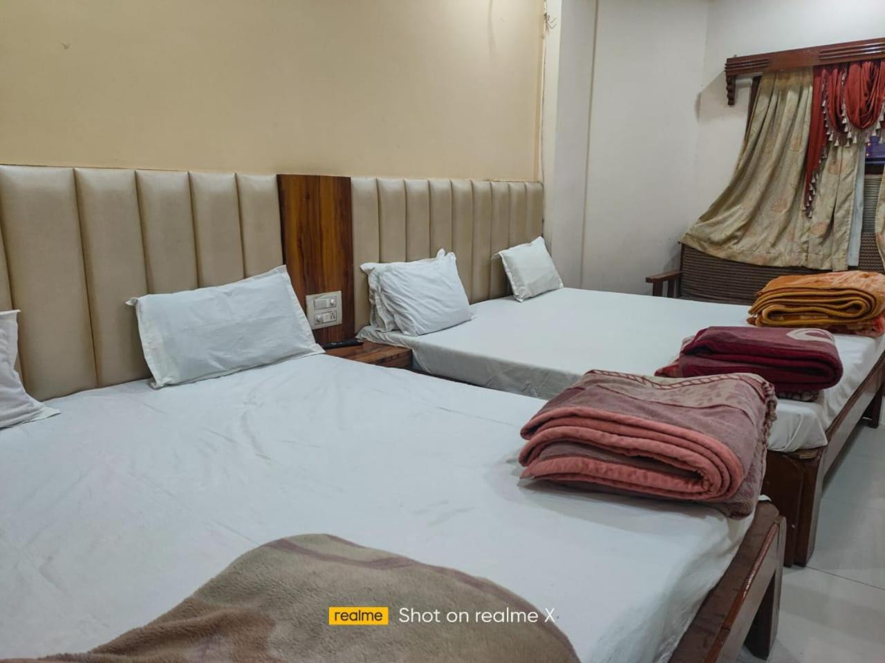 Hotel Pleasure Landmark Удджайн Экстерьер фото