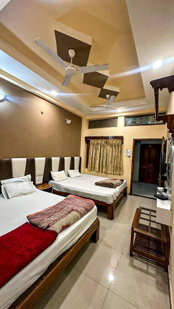 Hotel Pleasure Landmark Удджайн Экстерьер фото