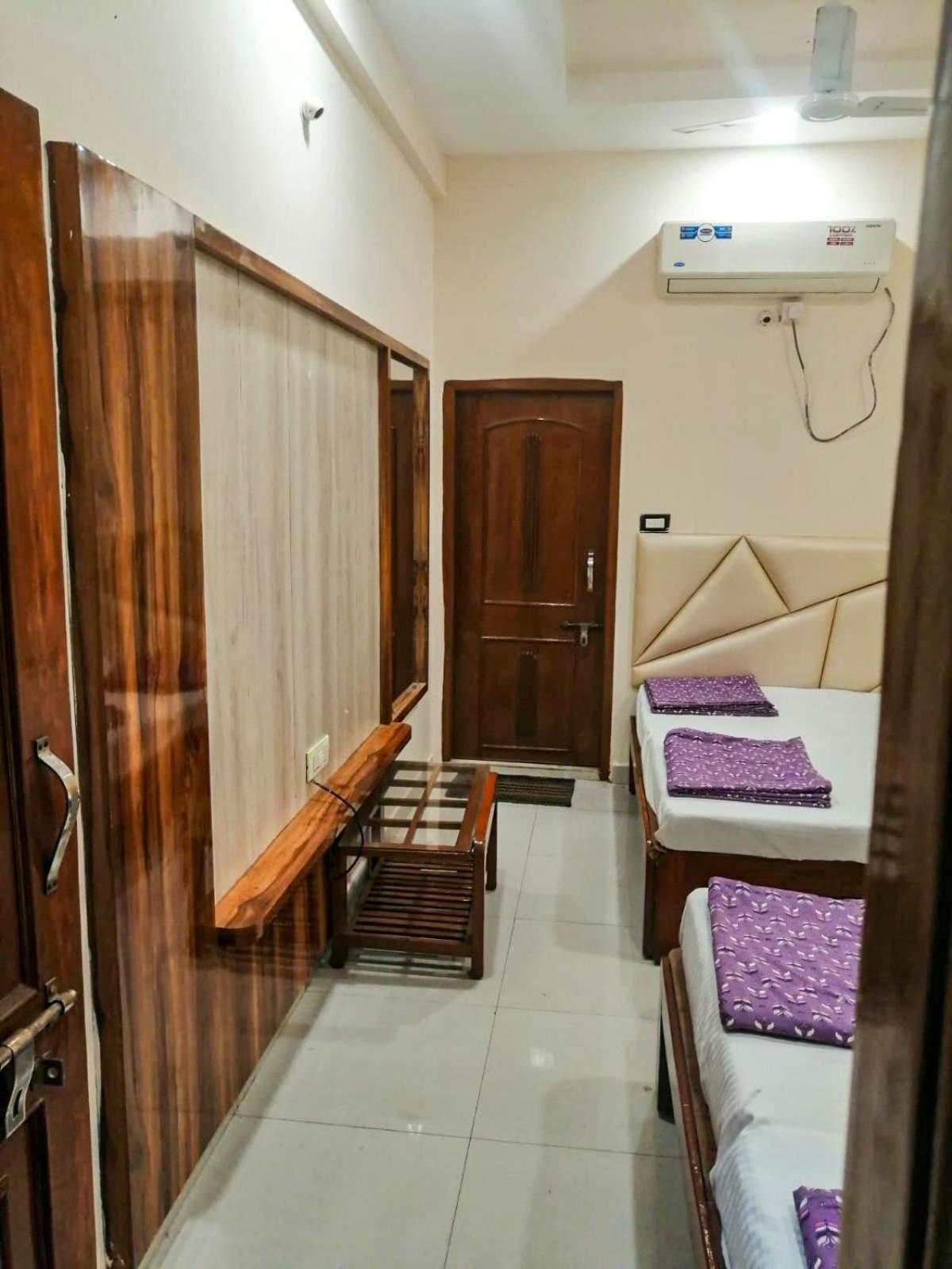 Hotel Pleasure Landmark Удджайн Экстерьер фото