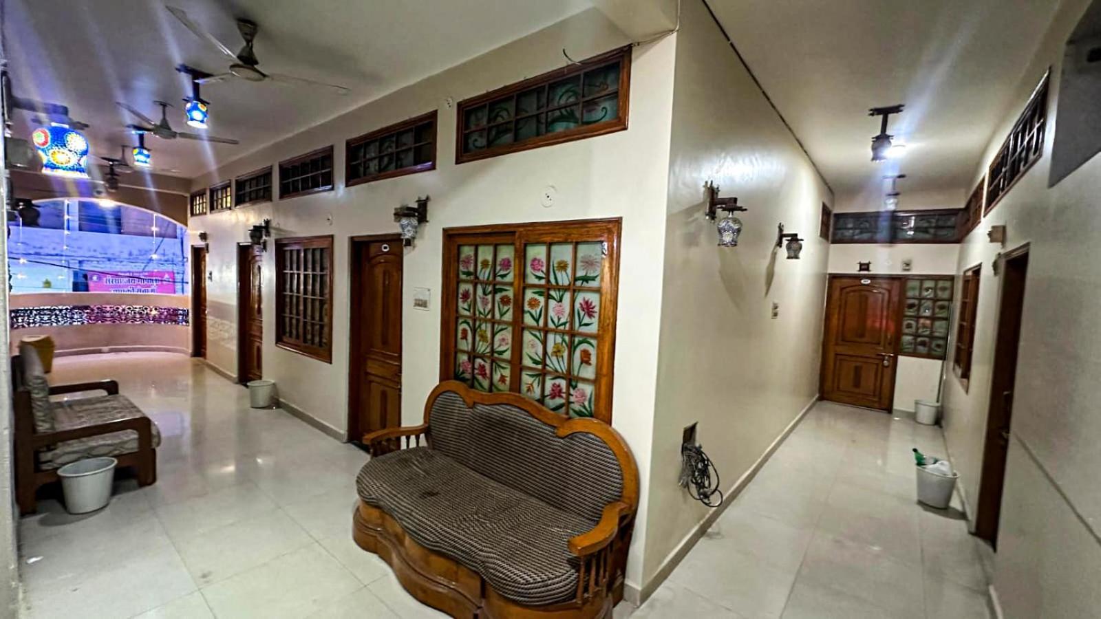 Hotel Pleasure Landmark Удджайн Экстерьер фото